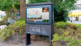 「LAUMI」 三浦半島広域観光情報デジタルサイネージ